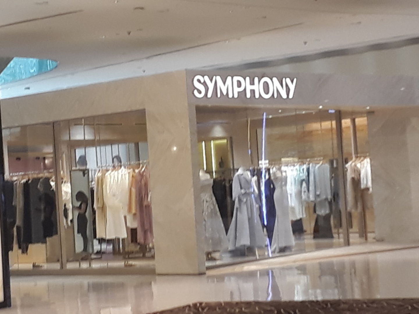 HiDubai-business-symphony-shopping-apparel-burj-khalifa-dubai-2