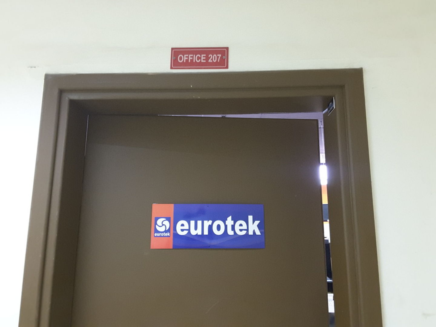 HiDubai-business-eurotek-airconditioning-services-b2b-services-construction-building-material-trading-al-quoz-4-dubai