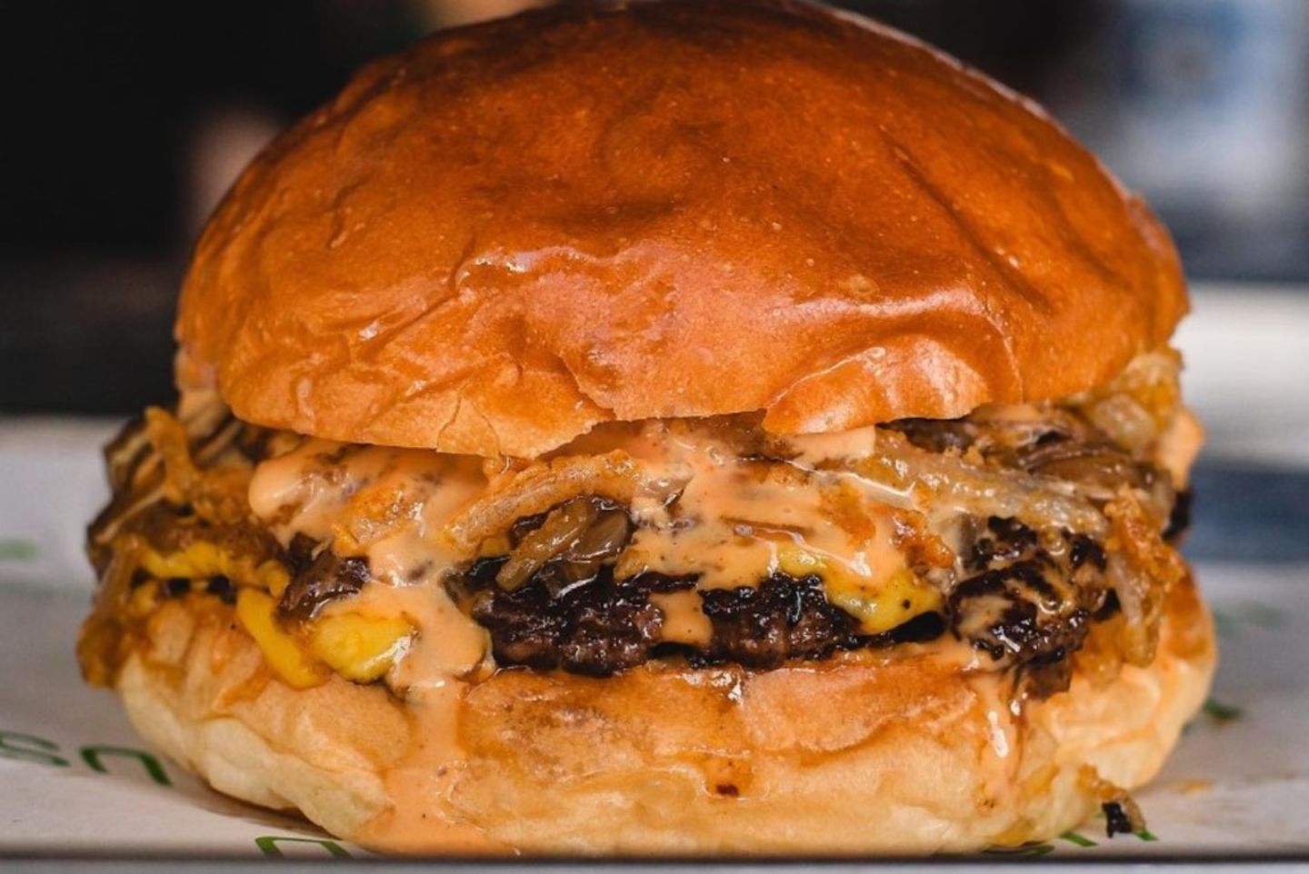 HiDubai-business-upside-down-burger-food-beverage-restaurants-bars-al-wasl-dubai