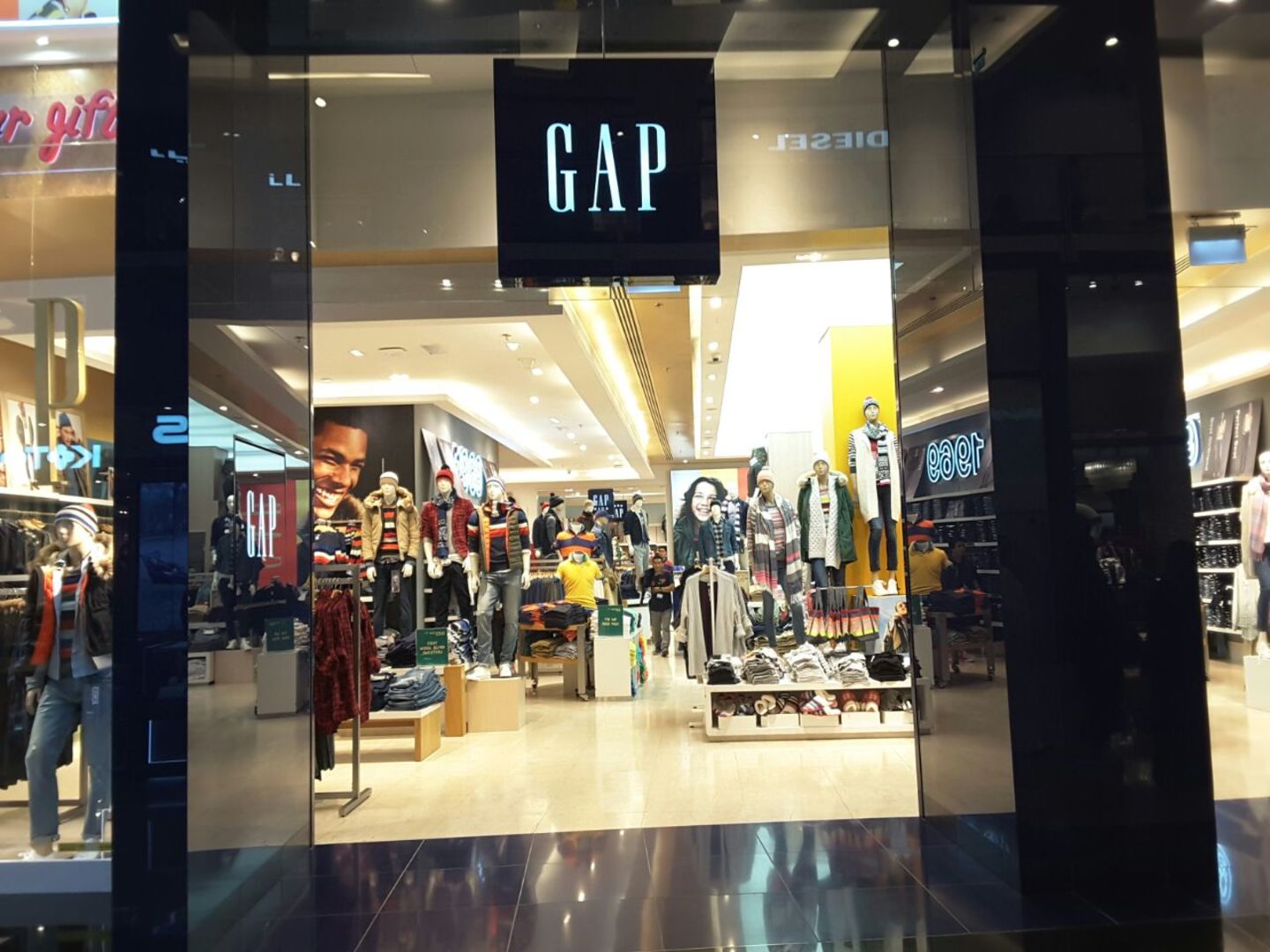 HiDubai-business-gap-shopping-apparel-al-barsha-1-dubai-2