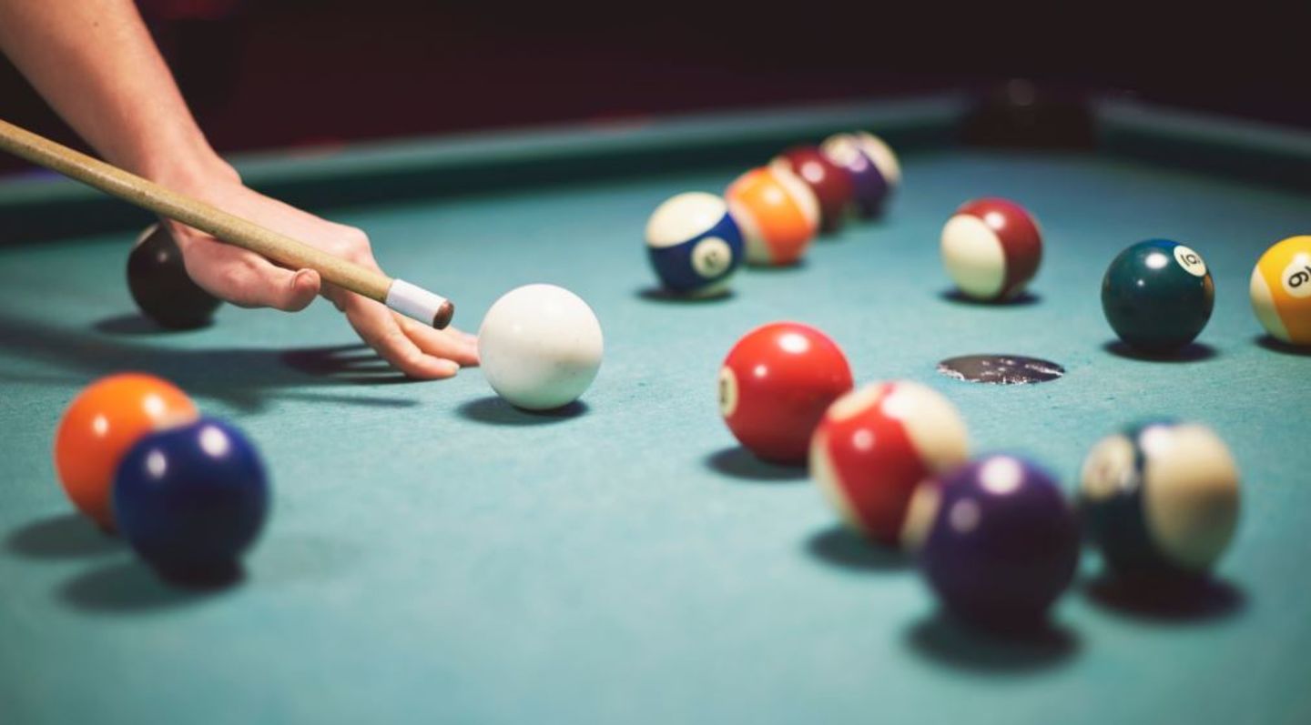 HiDubai-business-omji-the-billiard-cafe-food-beverage-restaurants-bars-corniche-deira-dubai