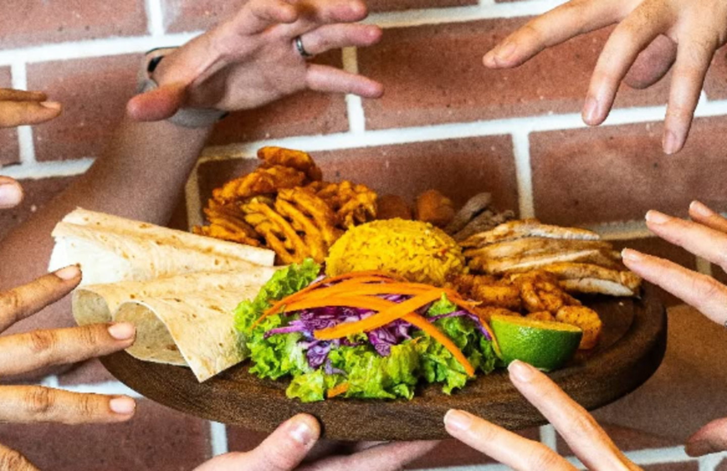 HiDubai-business-los-latinos-food-beverage-restaurants-bars-jumeirah-village-circle-al-barsha-south-4-dubai