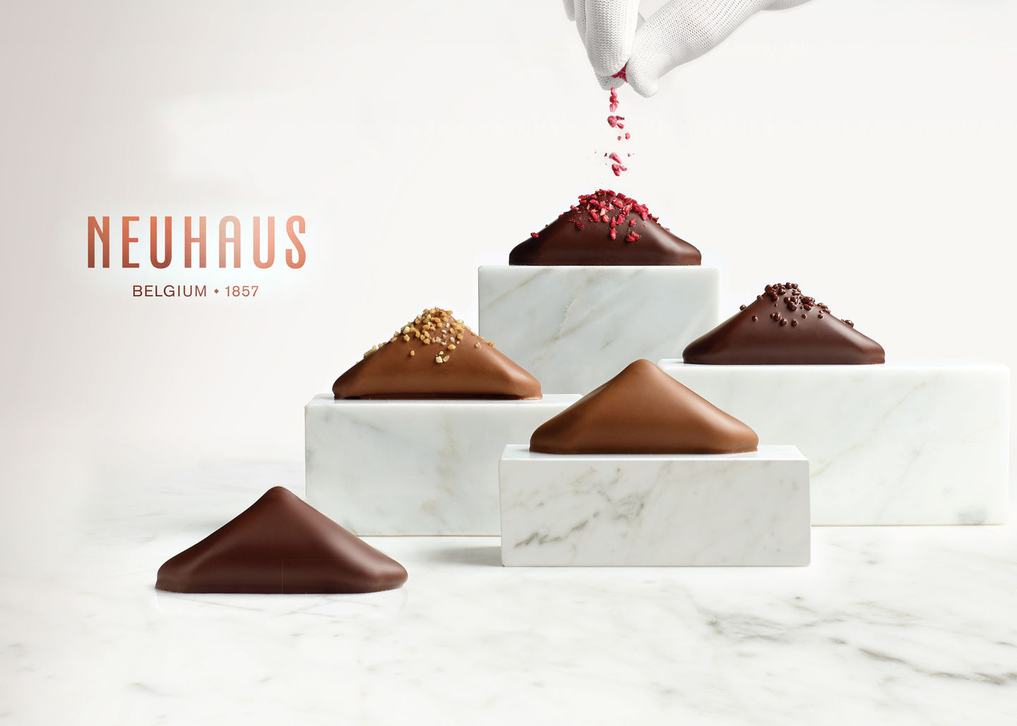 HiDubai-business-neuhaus-food-beverage-bakeries-desserts-sweets-burj-khalifa-dubai-1