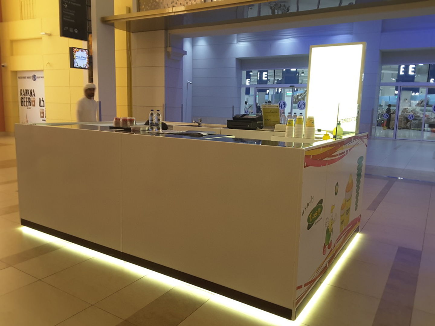 HiDubai-business-tasty-sweet-corn-food-beverage-bakeries-desserts-sweets-corniche-deira-dubai-2