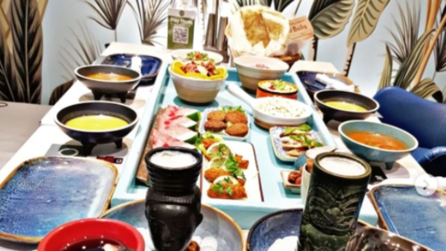 HiDubai-business-just-vegan-on-the-go-restaurant-cafe-food-beverage-restaurants-bars-umm-suqeim-1-dubai