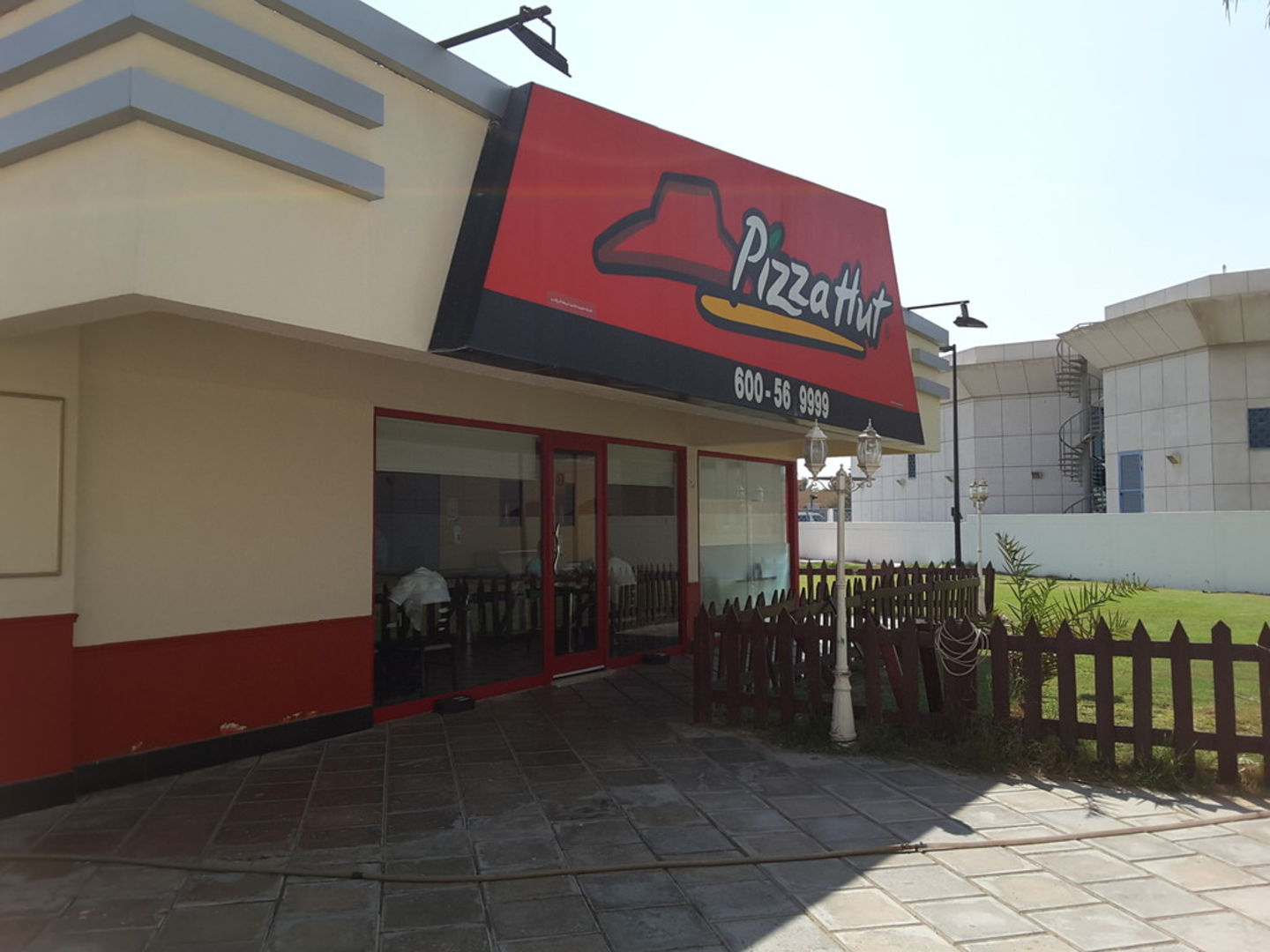 HiDubai-business-pizza-hut-food-beverage-restaurants-bars-al-rashidiya-dubai-2