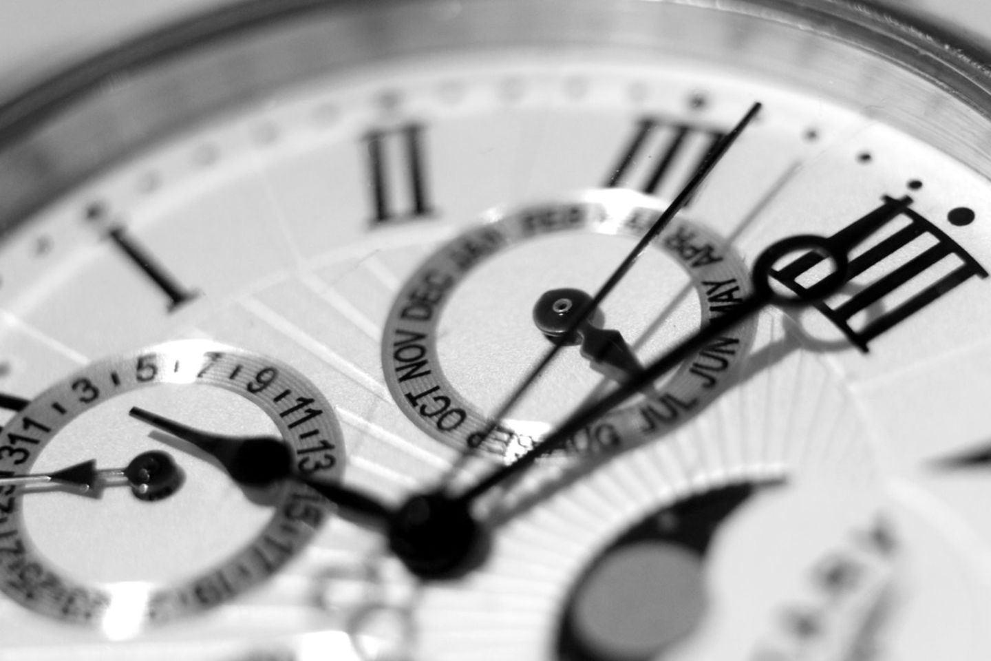 HiDubai-business-royal-clock-b2b-services-distributors-wholesalers-dubai-world-central-madinat-al-mataar-dubai-2