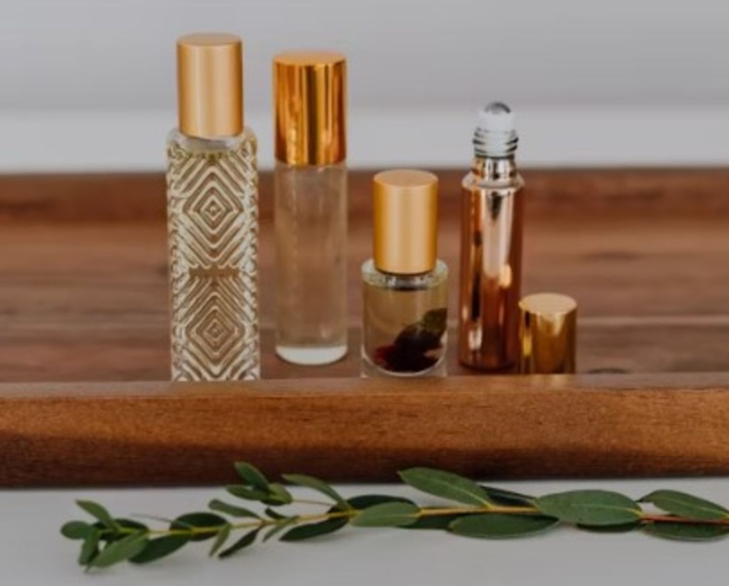 HiDubai-business-reneesh-arimbayath-perfumes-cosmetics-shopping-beauty-cosmetics-stores-al-karama-dubai