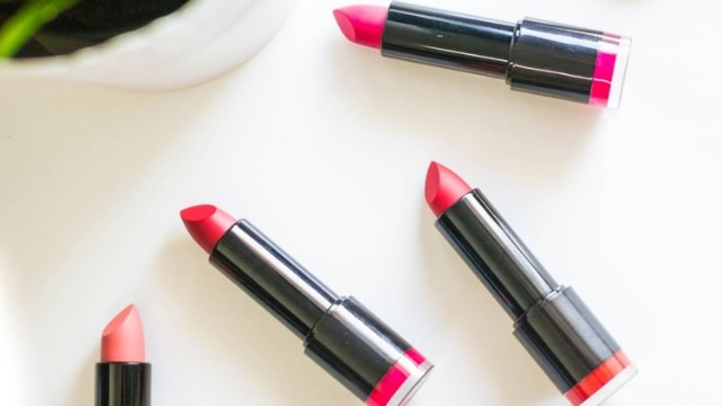 HiDubai-business-najoie-and-riadh-cosmetics-trading-shopping-beauty-cosmetics-stores-business-bay-dubai