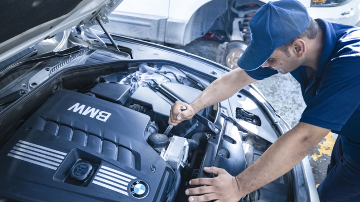HiDubai-business-five-star-auto-repairing-garage-transport-vehicle-services-car-assistance-repair-umm-ramool-dubai-5