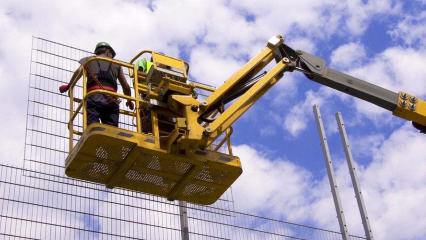 HiDubai-business-arbrit-technical-services-b2b-services-safety-security-al-garhoud-dubai