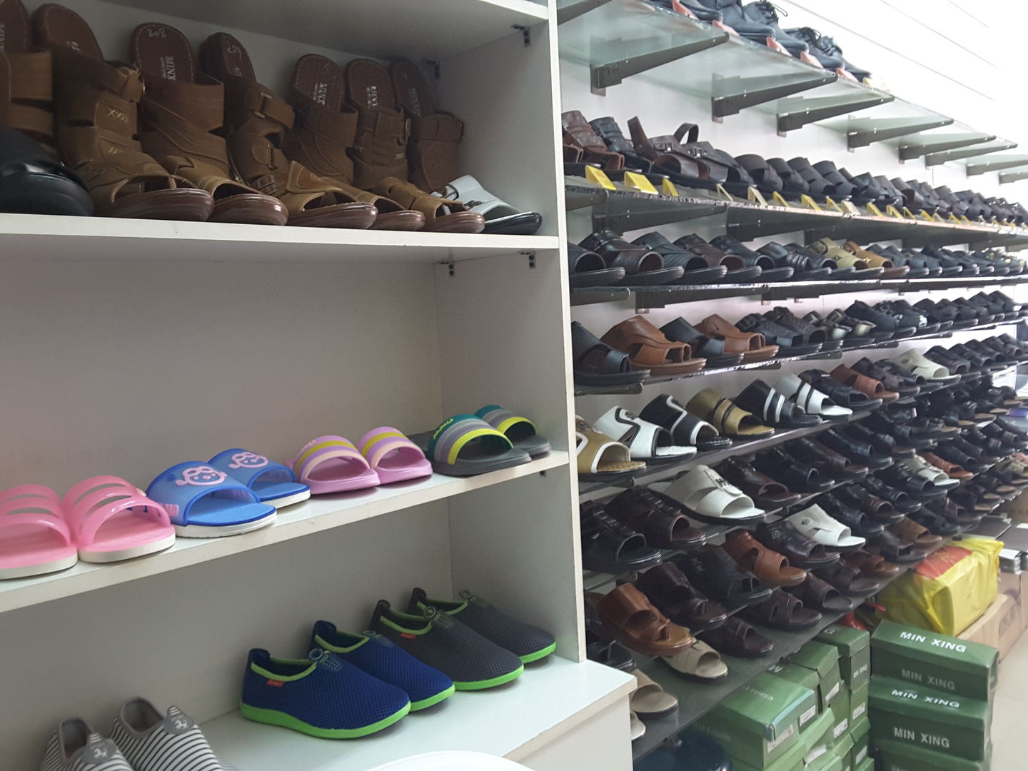 HiDubai-business-giant-star-fashion-b2b-services-distributors-wholesalers-al-ras-dubai-2