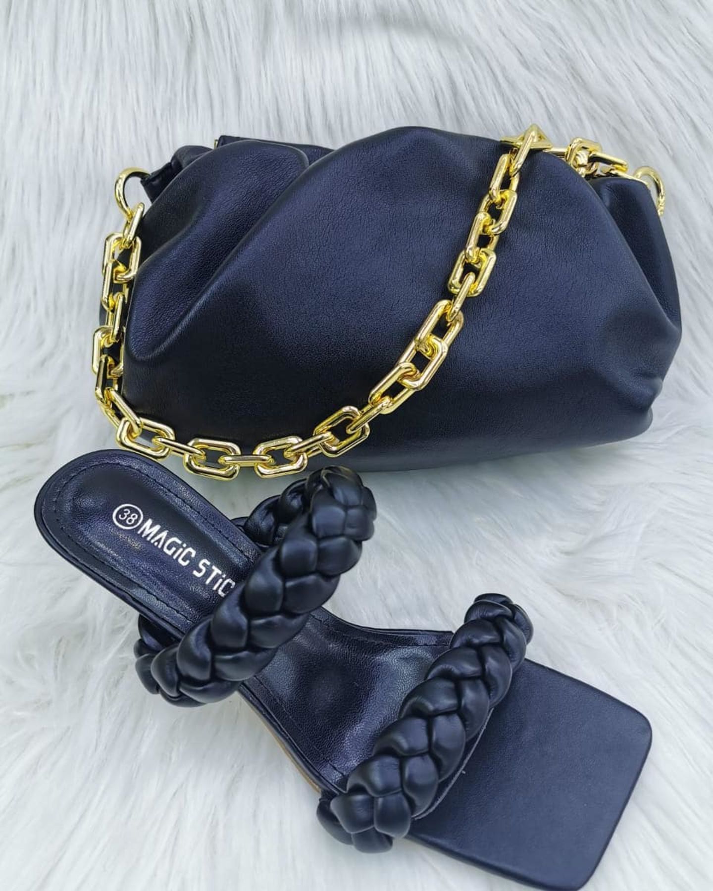 HiDubai-business-moza-shajarat-al-sahel-garments-trading-shopping-fashion-accessories-naif-dubai