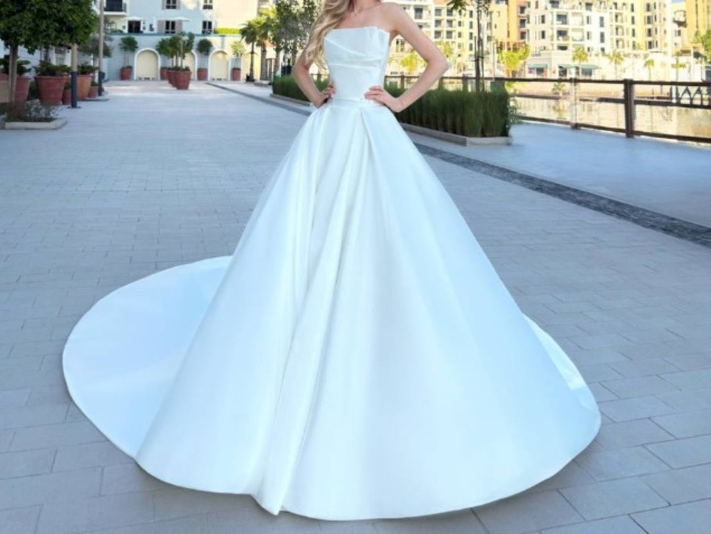 HiDubai-business-milasi-wedding-dresses-shopping-apparel-al-jafiliya-dubai