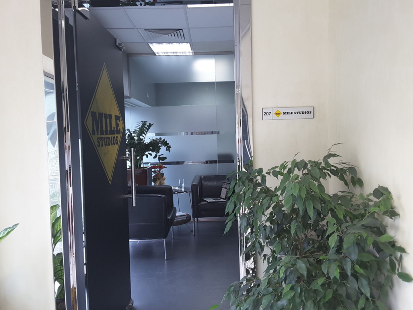 HiDubai-business-mile-studios-vocational-services-audio-video-production-dubai-media-city-al-sufouh-2-dubai