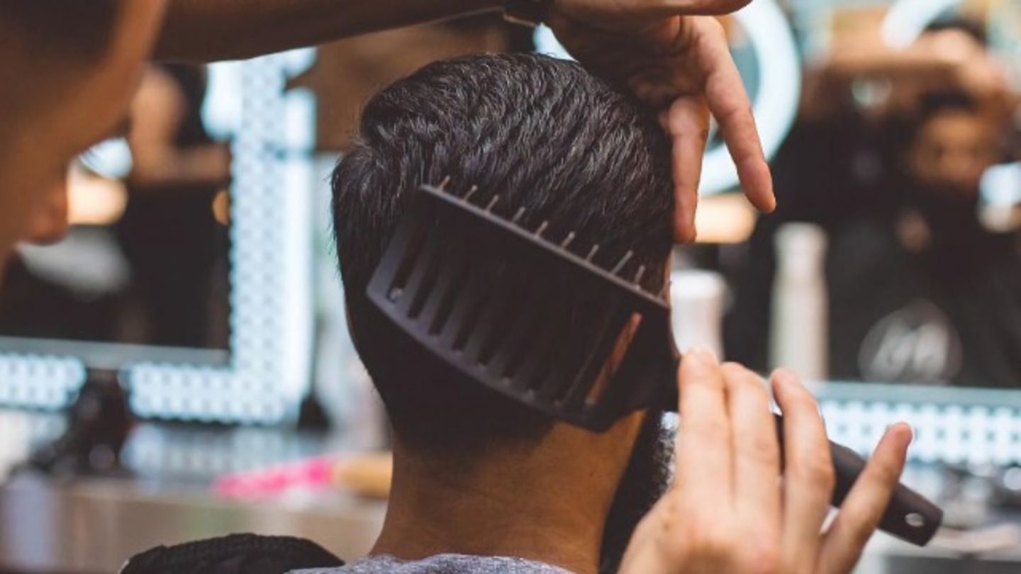 HiDubai-business-stylo-gents-salon-beauty-wellness-health-beauty-salons-international-city-warsan-1-dubai