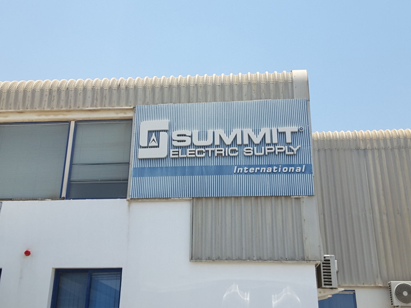 HiDubai-business-summit-electric-supply-b2b-services-distributors-wholesalers-jebel-ali-industrial-2-dubai-2