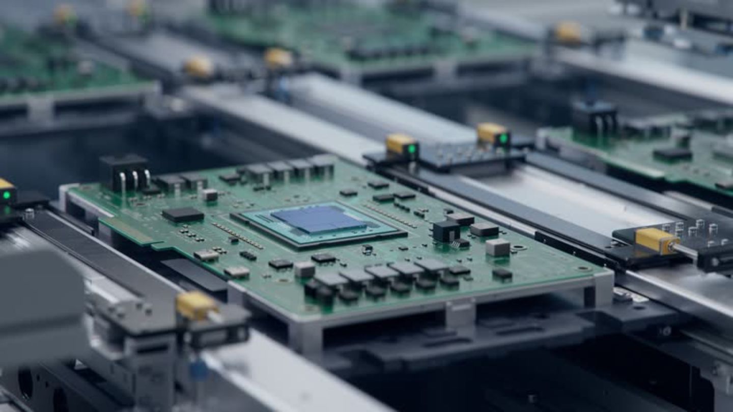 HiDubai-business-digital-storm-trading-shopping-consumer-electronics-meena-bazar-al-souq-al-kabeer-dubai