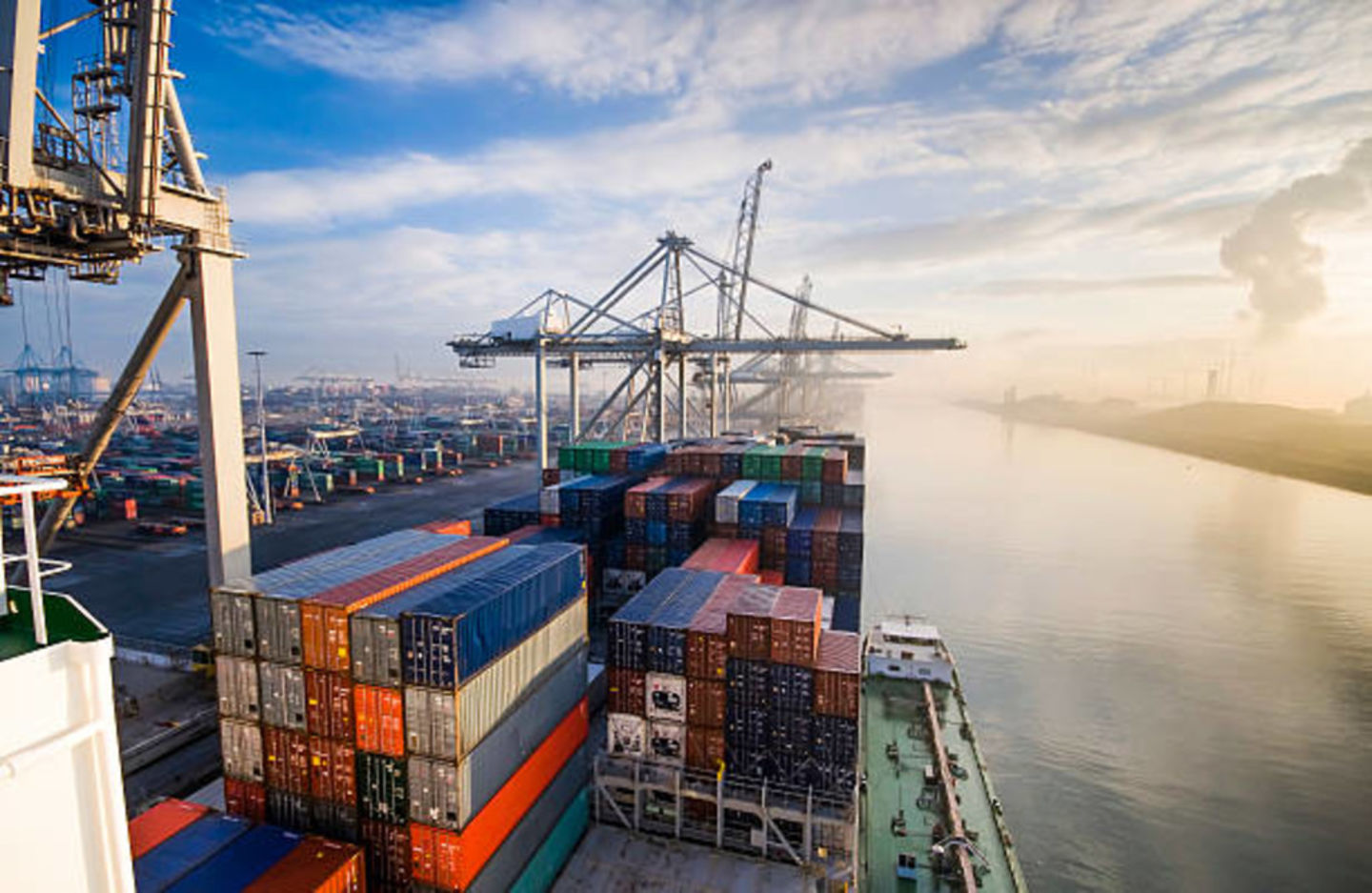 HiDubai-business-ahs-cargo-and-shipping-shipping-logistics-sea-cargo-services-al-fahidi-al-souq-al-kabeer-dubai