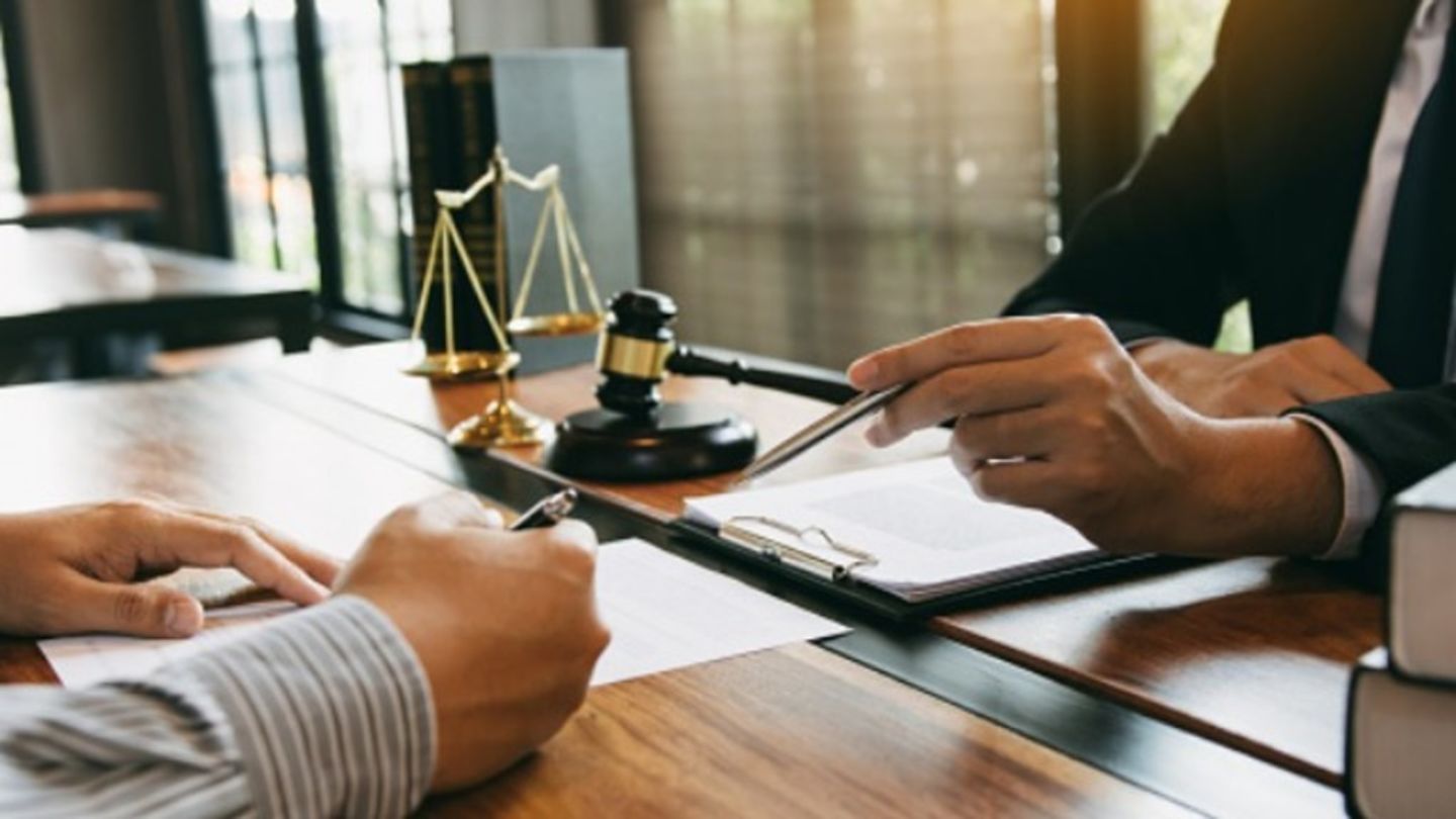 HiDubai-business-afaf-marjan-advocates-legal-consultants-finance-legal-legal-services-umm-hurair-2-dubai