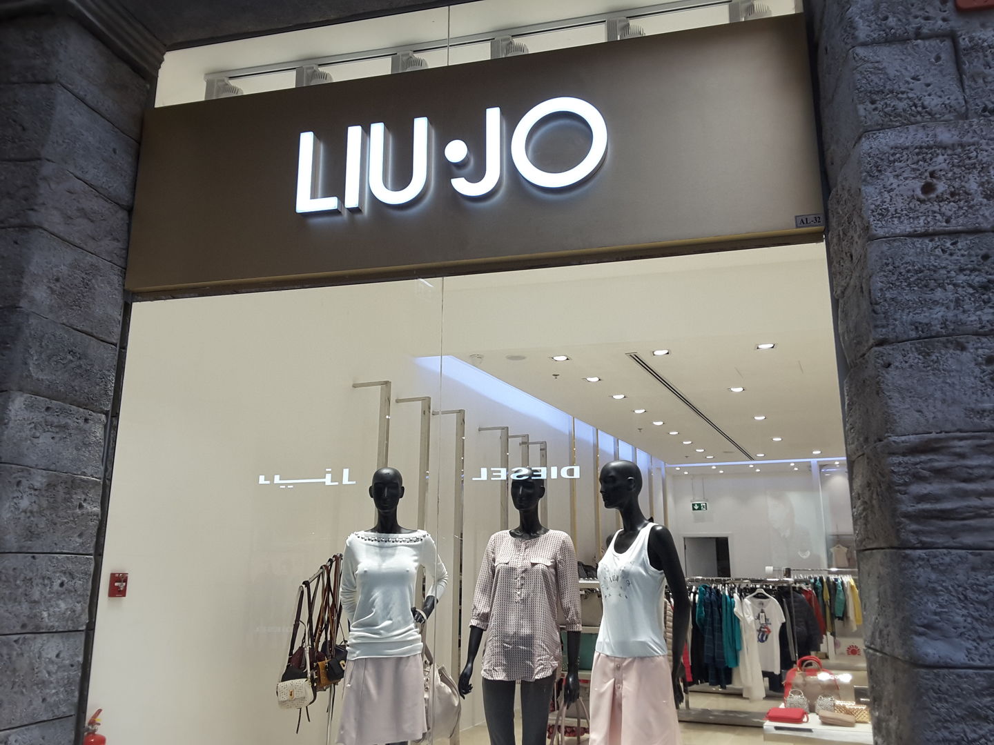 HiDubai-business-liu-jo-shopping-apparel-jebel-ali-free-zone-mena-jebel-ali-dubai-2