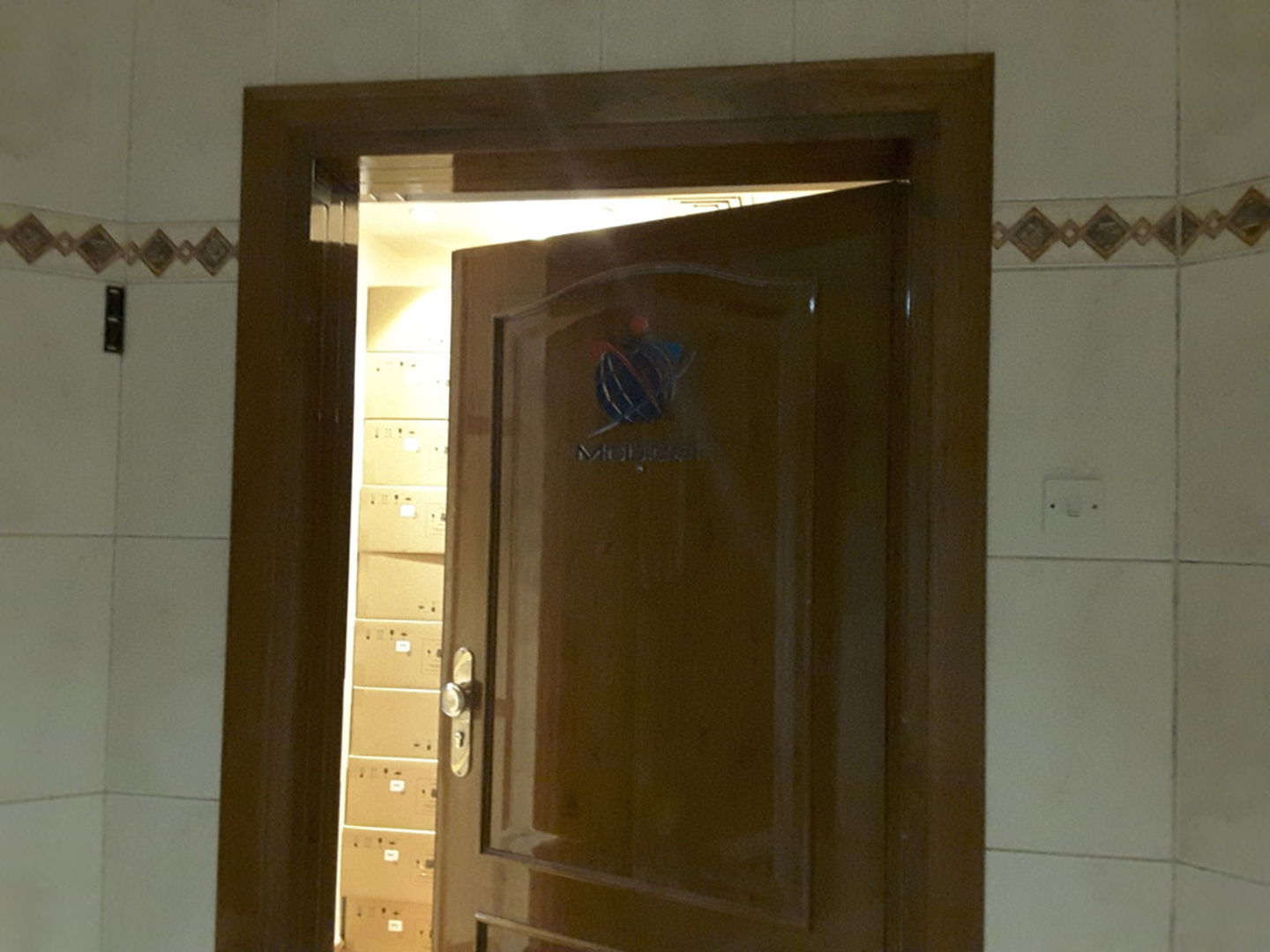 HiDubai-business-mobicell-b2b-services-distributors-wholesalers-al-rigga-dubai-2