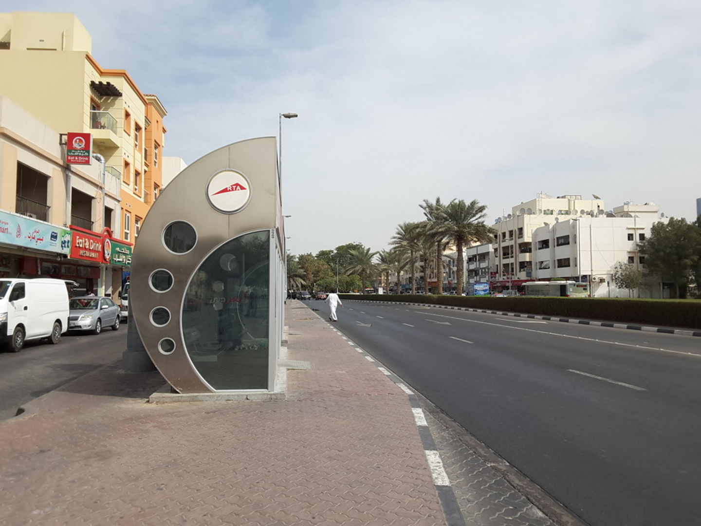 HiDubai-business-satwa-square-1-bus-stop-transport-vehicle-services-public-transport-al-bada-dubai-2