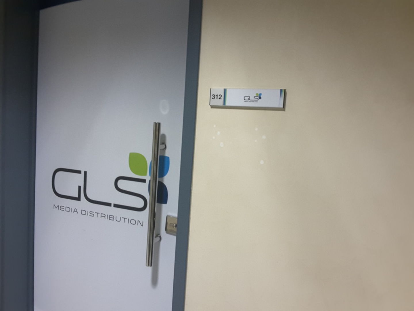 HiDubai-business-gls-media-distribution-b2b-services-distributors-wholesalers-dubai-media-city-al-sufouh-2-dubai-2