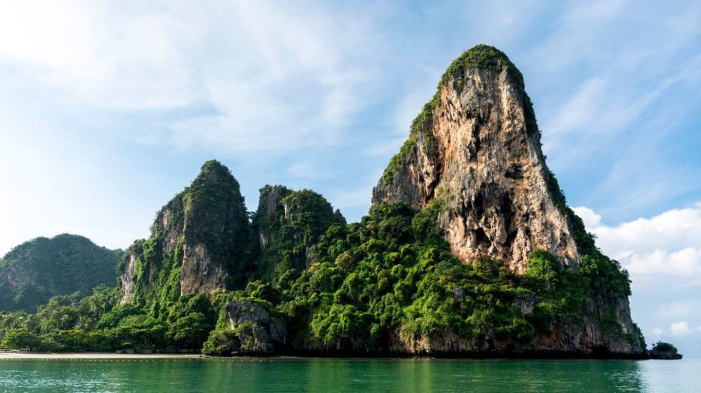 HiDubai-business-deira-travel-tourist-agency-hotels-tourism-travel-ticketing-agencies-al-quoz-4-dubai