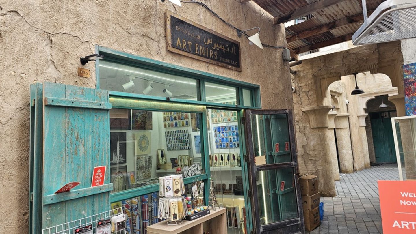 HiDubai-business-artenirs-trading-shopping-art-craft-products-al-hamriya-dubai