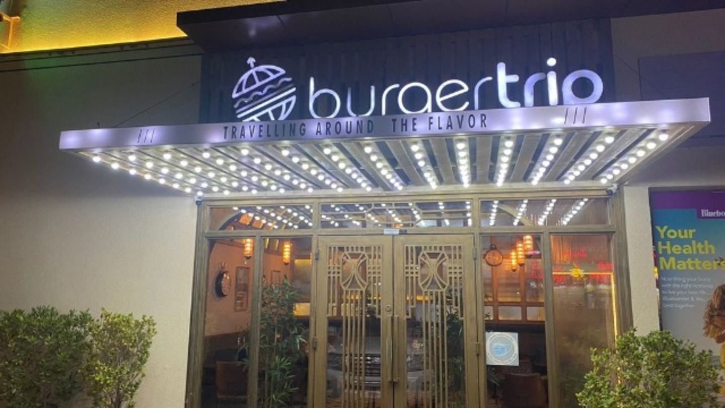 HiDubai-business-burger-trip-restaurant-food-beverage-restaurants-bars-al-warqaa-1-dubai
