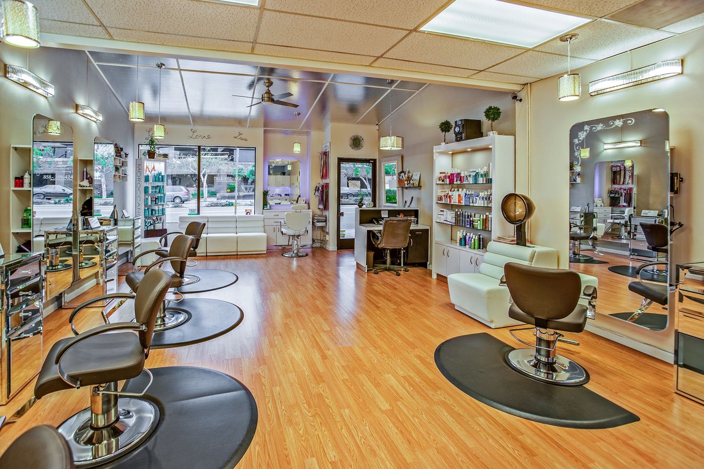 HiDubai-business-salah-al-marzooqi-beauty-wellness-health-beauty-salons-al-khabaisi-dubai-2
