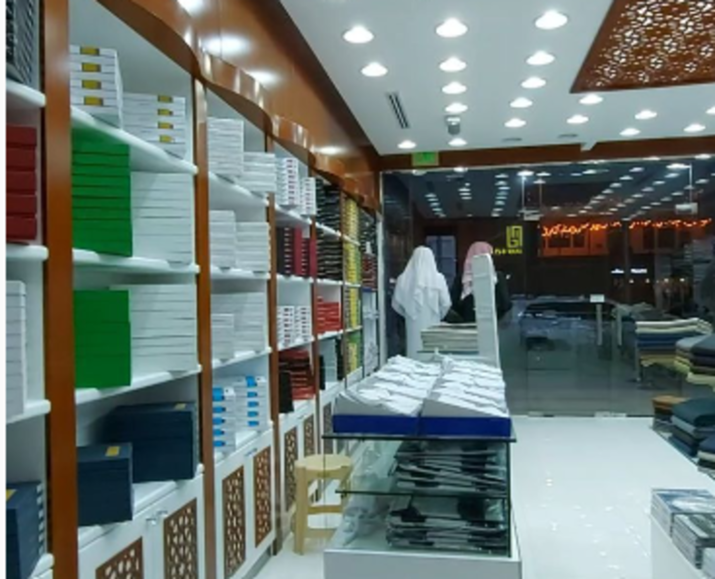 HiDubai-business-dar-al-mumayaz-men-tailoring-home-tailoring-jumeirah-3-dubai