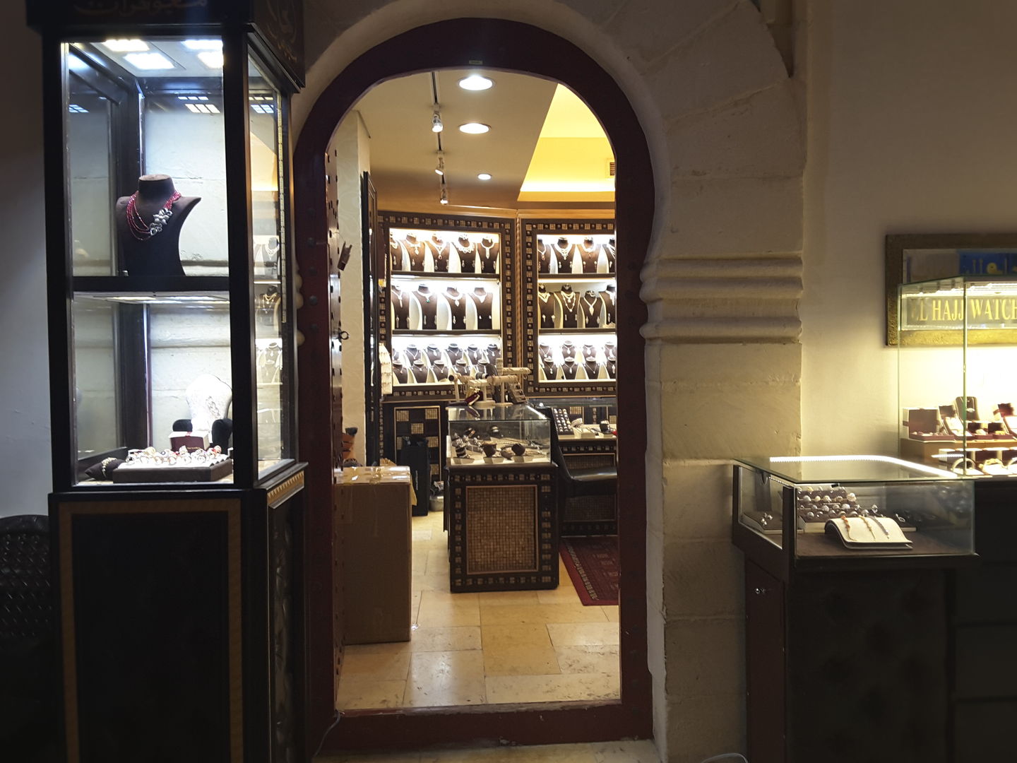 HiDubai-business-el-hajj-watches-shopping-jewellery-precious-stones-wafi-umm-hurair-2-dubai-2