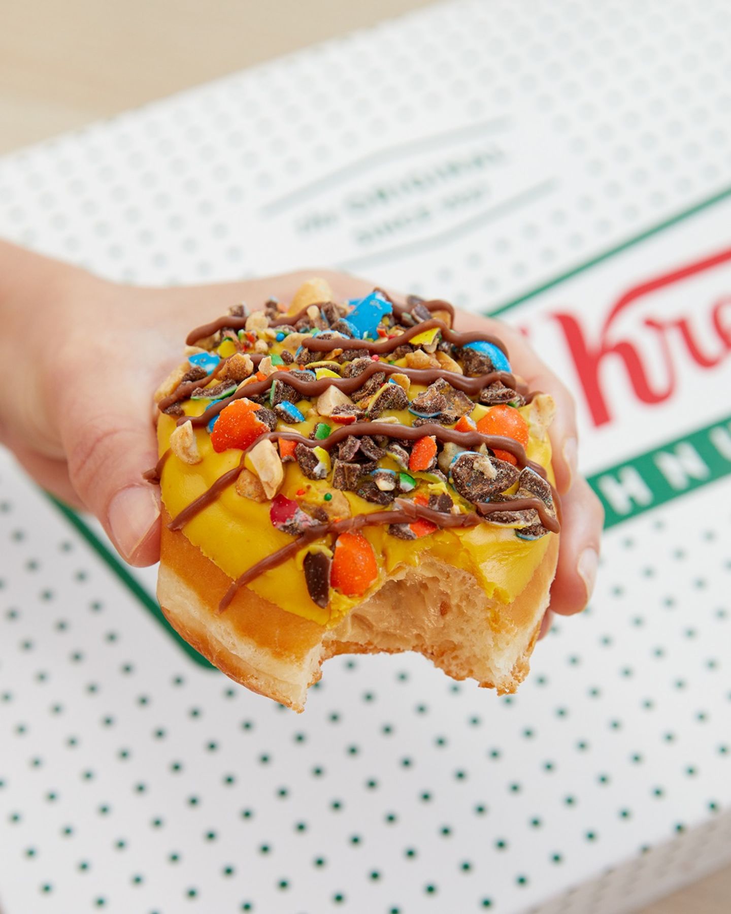 HiDubai-business-krispy-kreme-food-beverage-bakeries-desserts-sweets-dubai-silicon-oasis-nadd-hessa-dubai-6