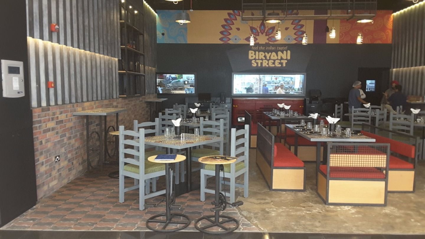 HiDubai-business-biryani-street-restaurant-food-beverage-restaurants-bars-the-palm-jumeirah-nakhlat-jumeirah-dubai-2