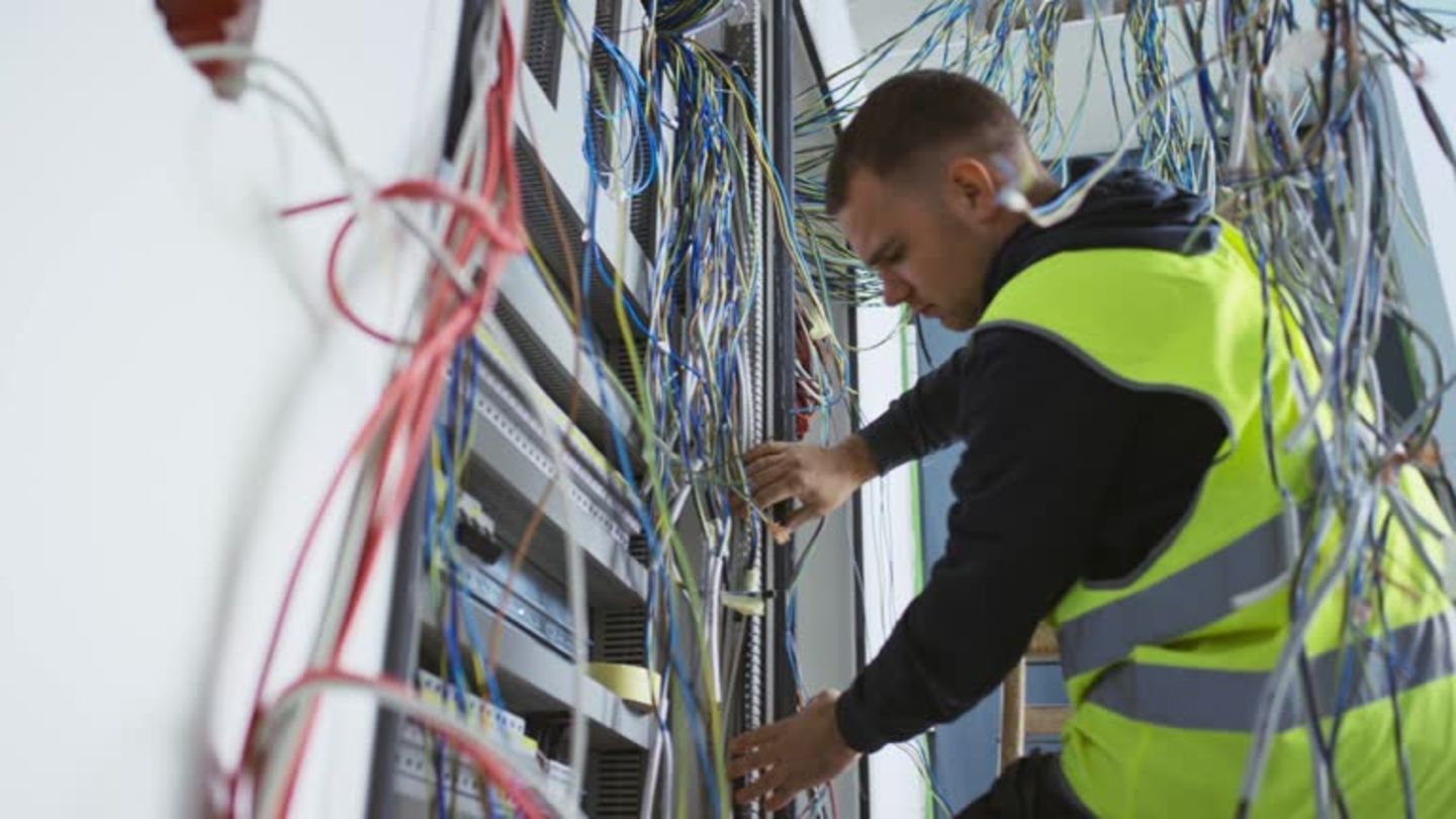 HiDubai-business-smooth-vision-electromechanical-works-home-handyman-maintenance-services-al-baraha-dubai