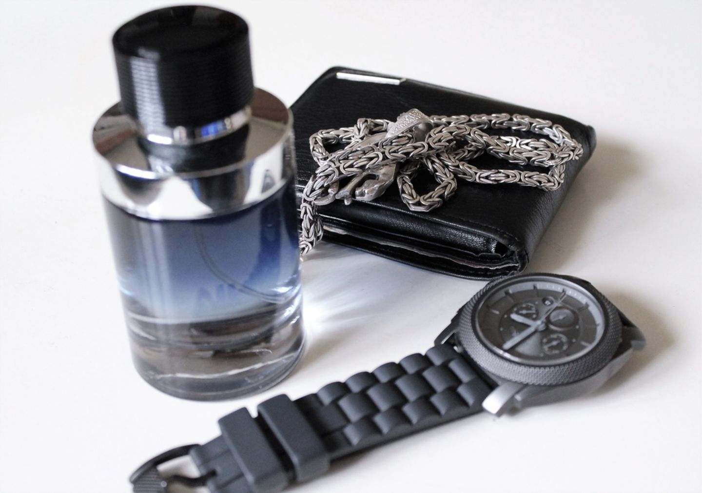 HiDubai-business-giovanni-bacci-perfumes-trading-shopping-beauty-cosmetics-stores-meena-bazar-al-souq-al-kabeer-dubai