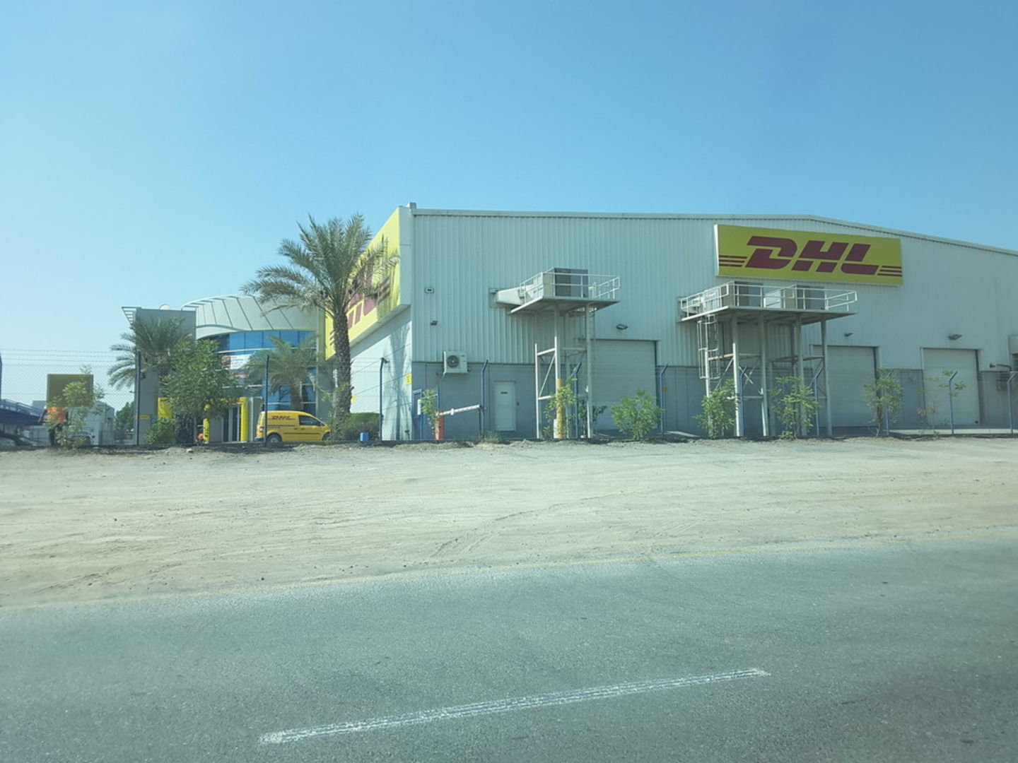 HiDubai-business-dhl-service-point-shipping-logistics-courier-delivery-services-jebel-ali-free-zone-mena-jebel-ali-dubai-2