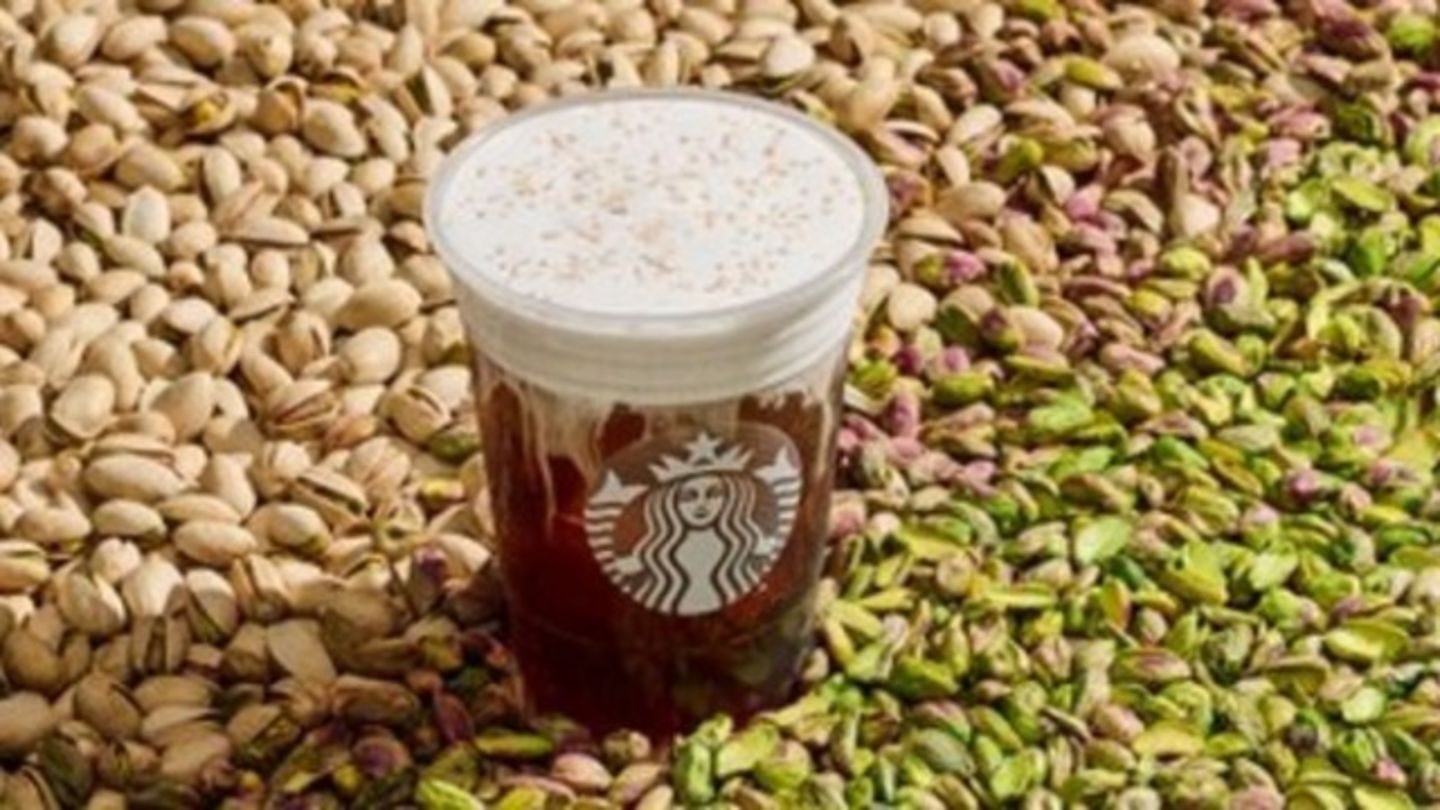 HiDubai-business-starbucks-vending-machine-shopping-vending-machines-nad-al-hammar-dubai