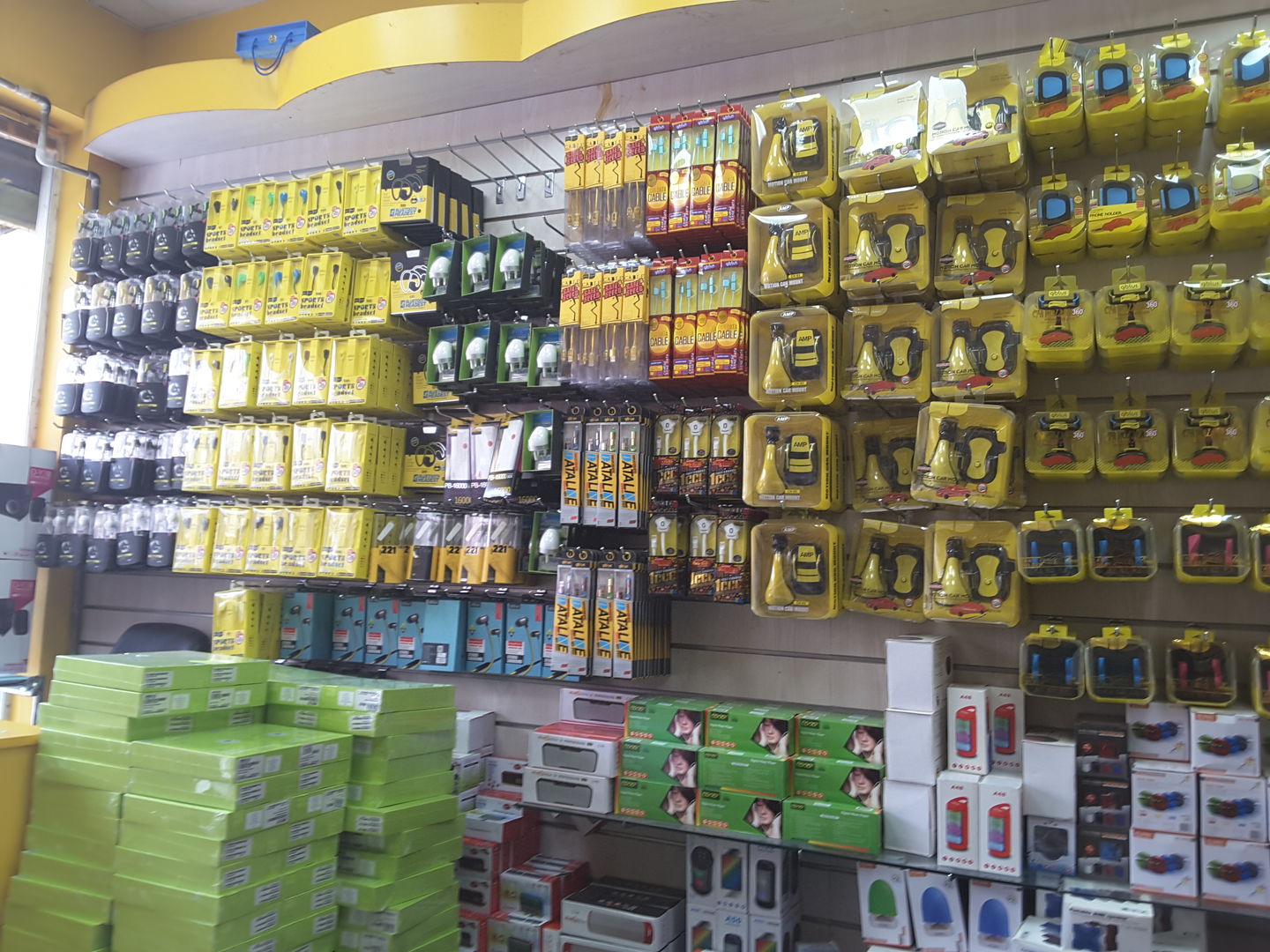 HiDubai-business-asia-mobile-phone-shopping-consumer-electronics-al-murar-dubai-2