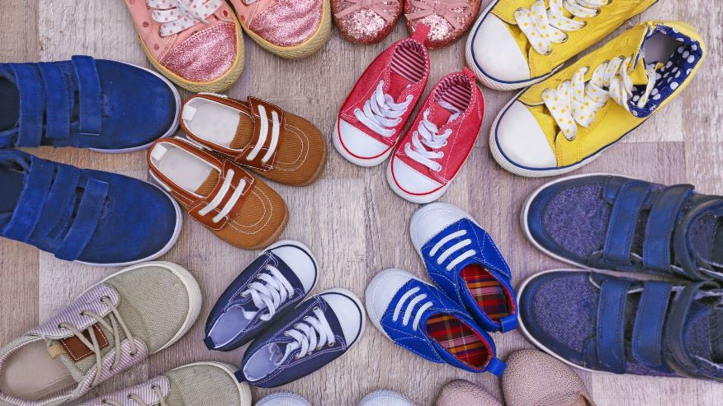 HiDubai-business-lobos-trading-shopping-footwear-al-buteen-dubai