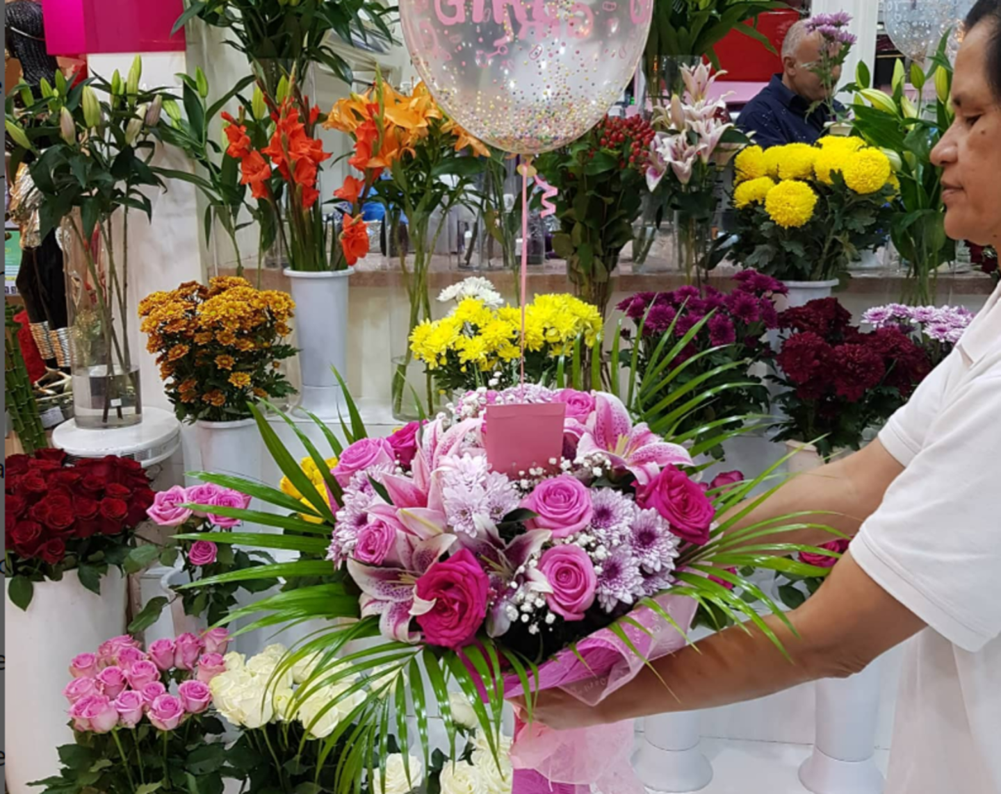 HiDubai-business-flower-mart-shopping-souvenirs-gifts-furjan-jebel-ali-1-dubai