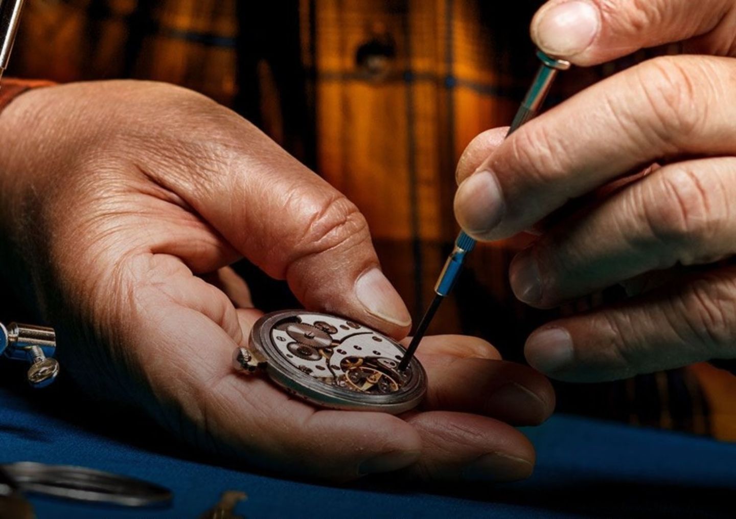 HiDubai-business-minutes-home-shoe-bag-repair-business-bay-dubai