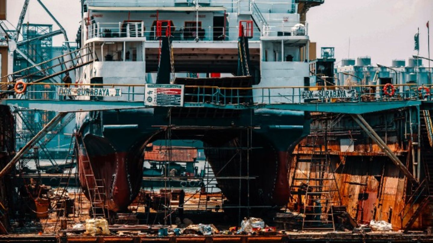 HiDubai-business-shamsa-marine-services-transport-vehicle-services-boat-yacht-repair-maintenance-services-al-jadaf-dubai