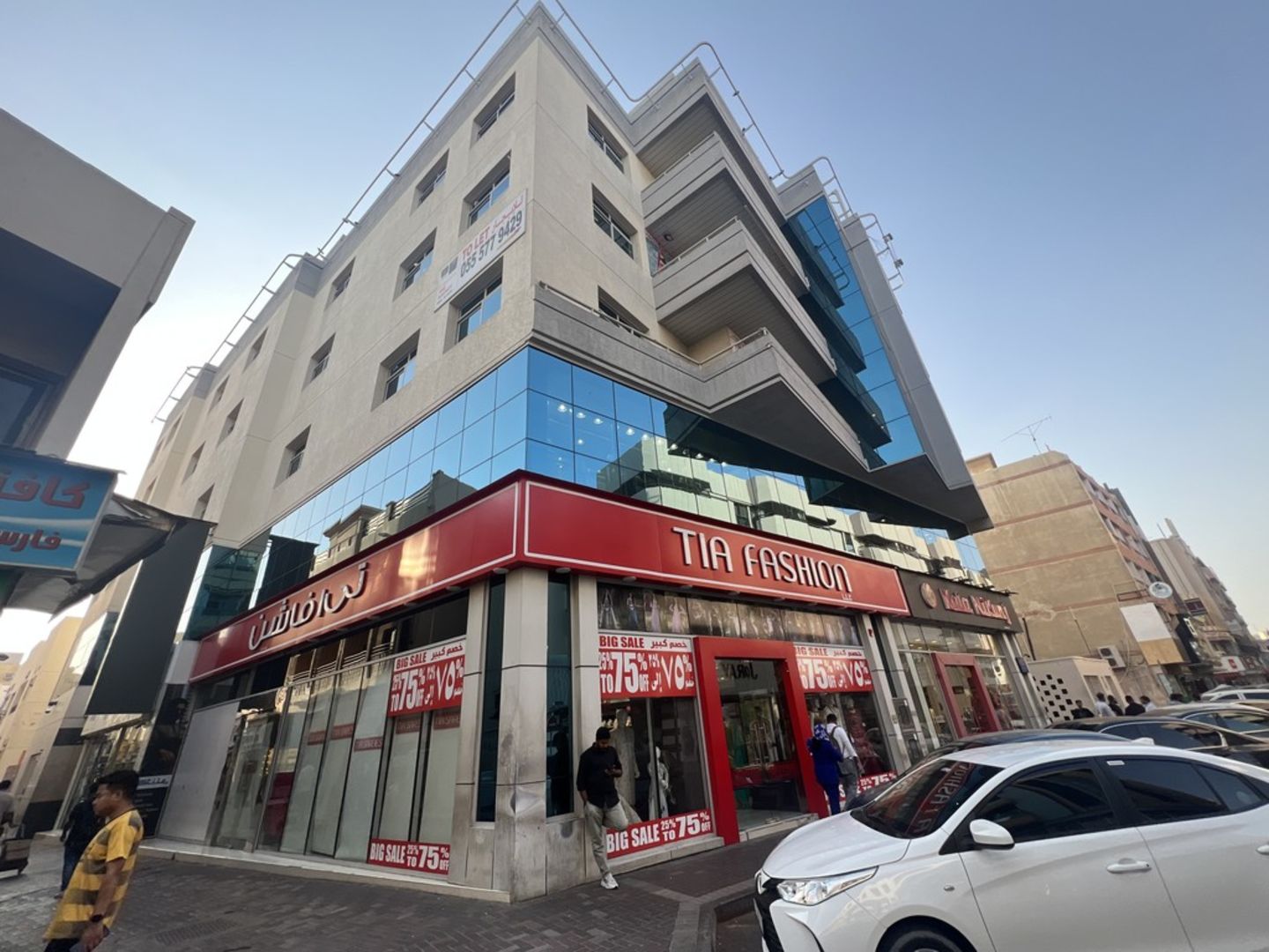 HiDubai-business-wadi-al-funoon-mobile-phones-accessories-trading-shopping-consumer-electronics-meena-bazar-al-souq-al-kabeer-dubai