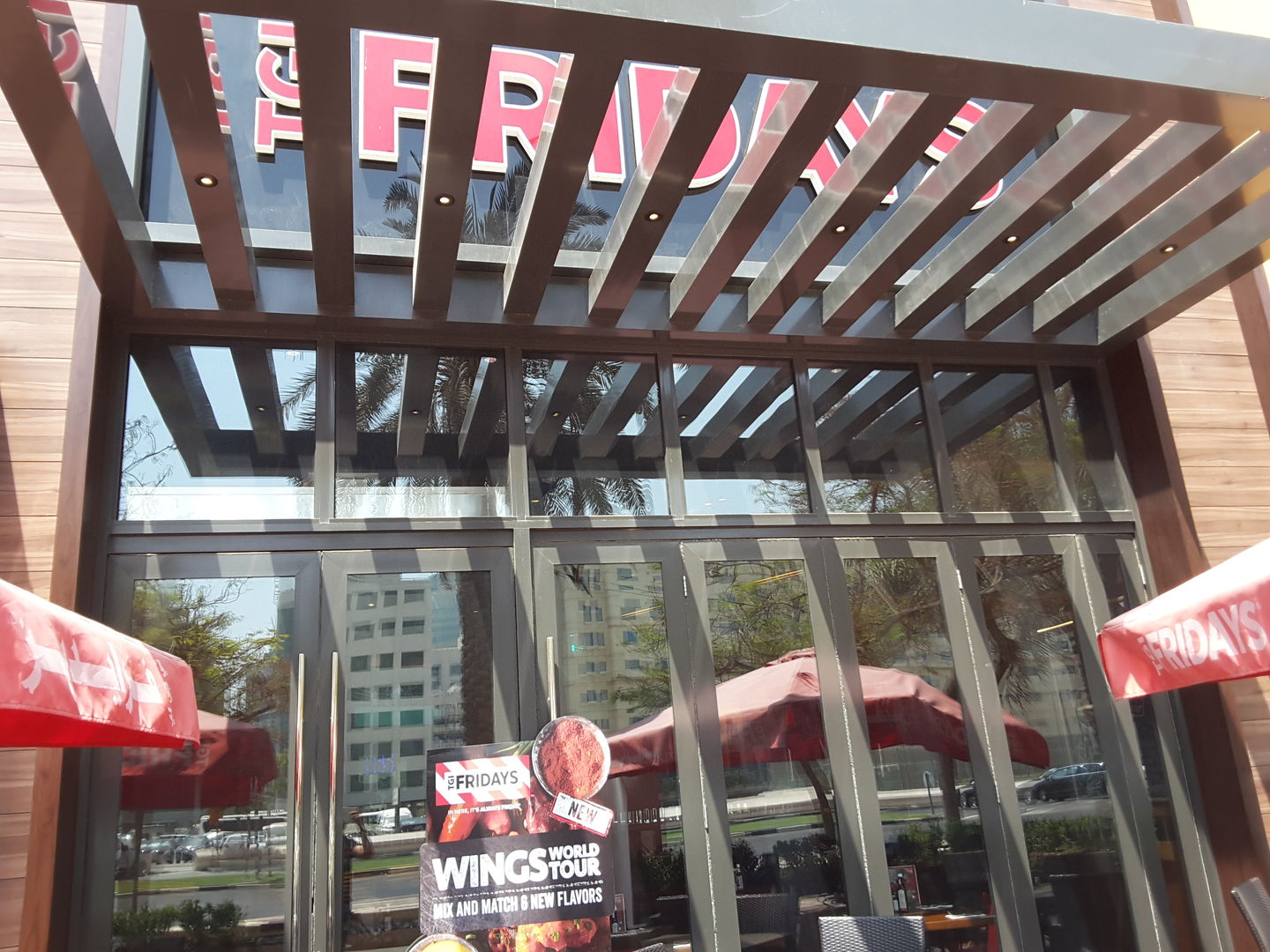 HiDubai-business-tgi-fridays-food-beverage-restaurants-bars-al-rigga-dubai-2