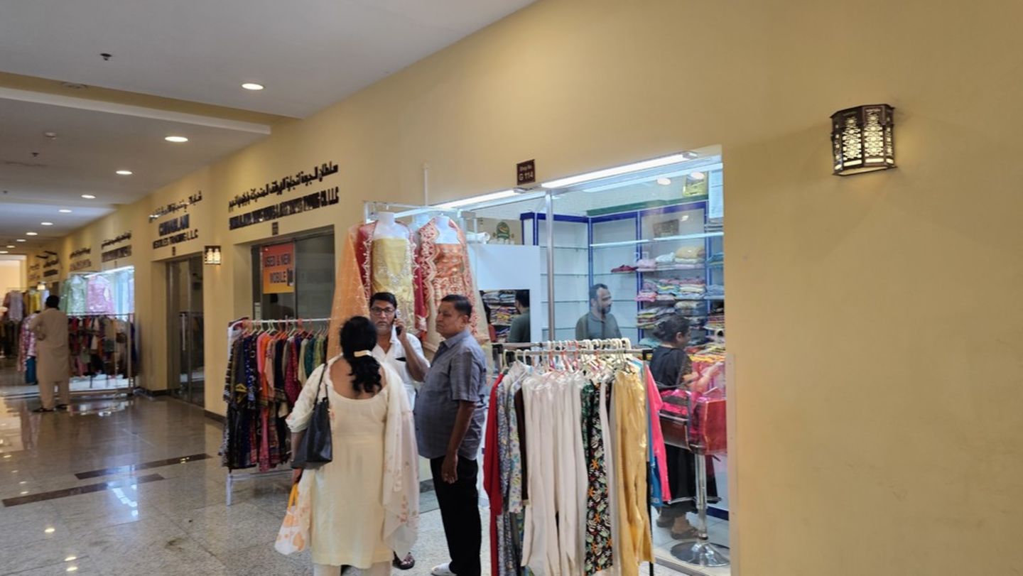 HiDubai-business-true-fashion-readymade-garments-trading-shopping-apparel-meena-bazar-al-souq-al-kabeer-dubai
