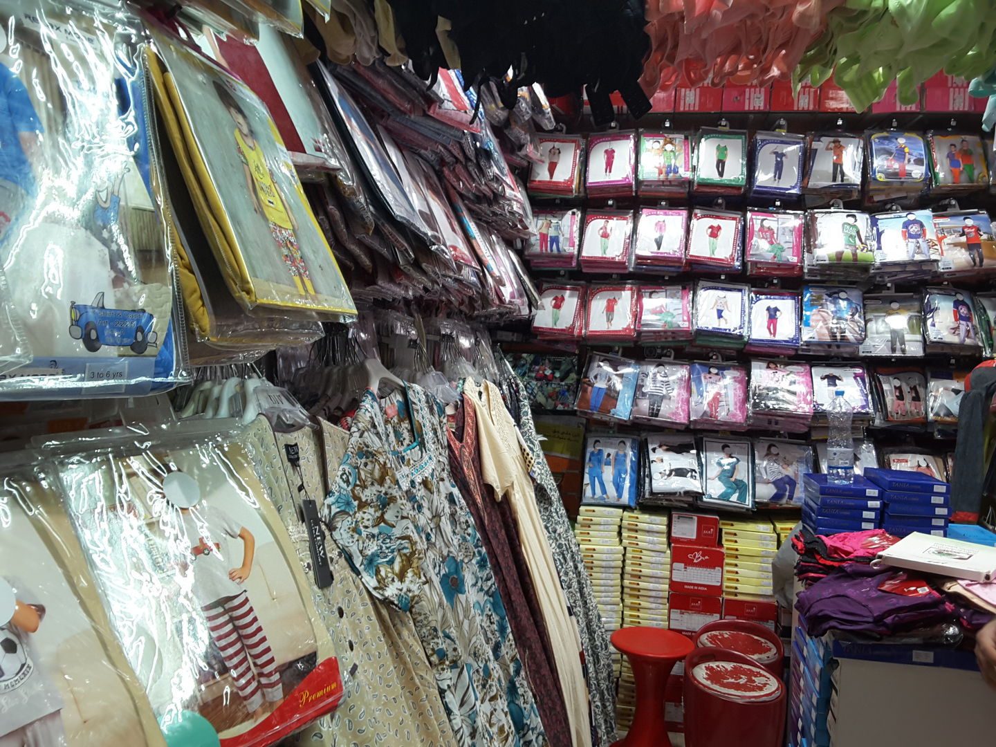 HiDubai-business-salman-hussain-readymade-garments-est-shopping-apparel-naif-dubai-2