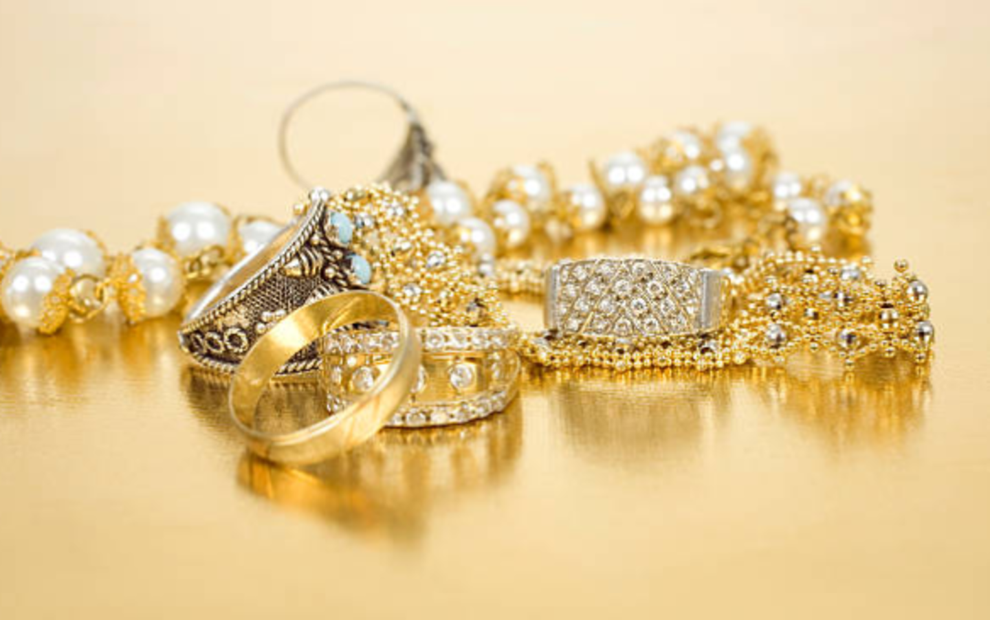 HiDubai-business-dav-bullion-jewellery-trading-shopping-jewellery-precious-stones-al-daghaya-dubai